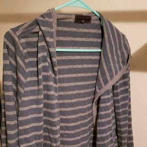 Cardigan/Hoodie